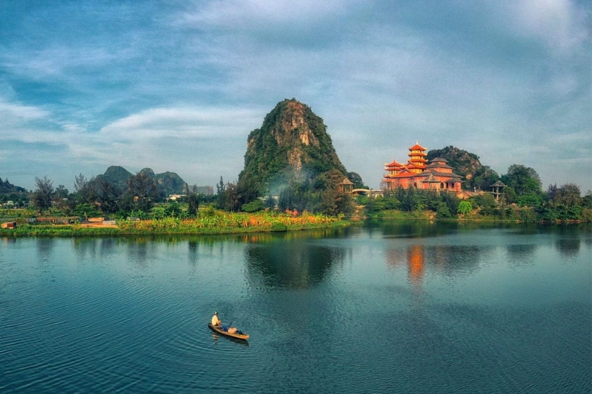 Với khoảng cách 8km từ lõi trung tâm cũ, Ngũ Hành Sơn sở hữu “bán kính vàng” trong quy hoạch đô thị.